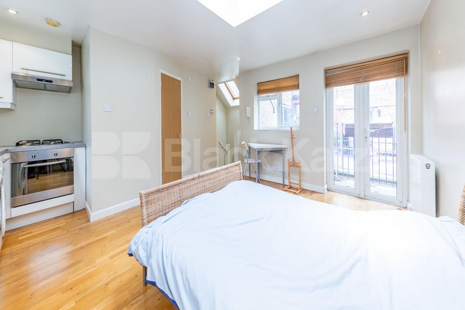Top floor Studio in a Zone 1 Location Minutes to Old street Station  Westland Place, Old Street