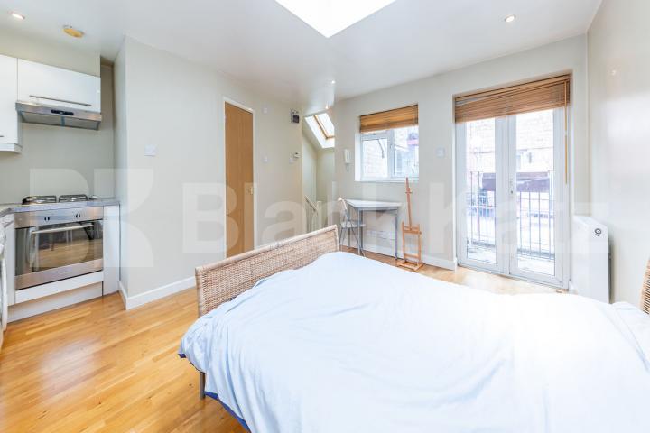 Top floor Studio in a Zone 1 Location Minutes to Old street Station  Westland Place, Old Street