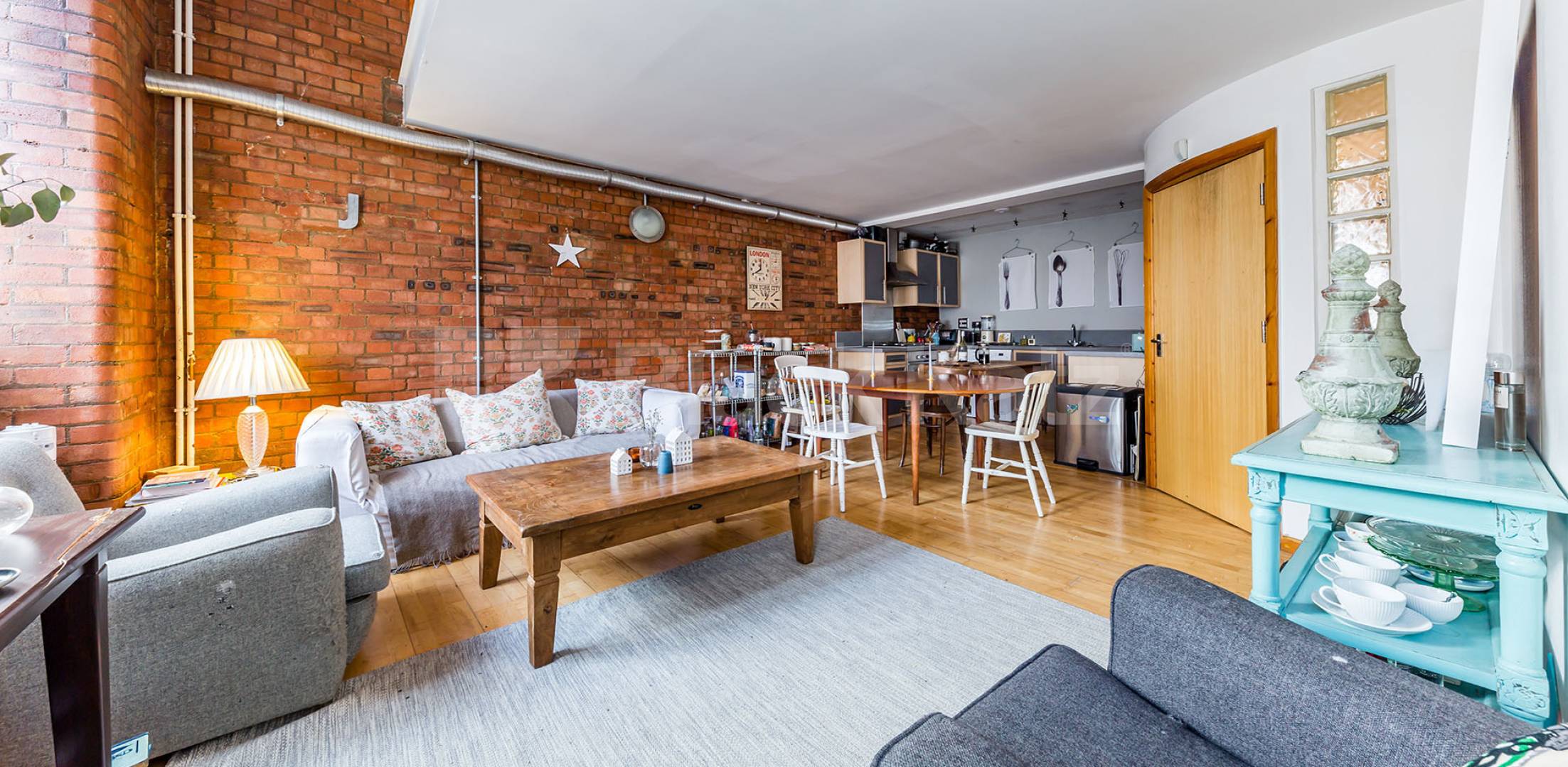 			SPACIOUS WAREHOUSE CONVERSION, 1 Bedroom, 1 bath, 1 reception Flat			 Dove Road, ISLINGTON/CANONBURY N1