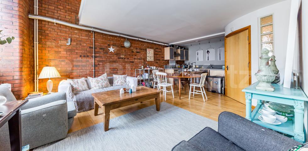 			SPACIOUS WAREHOUSE CONVERSION, 1 Bedroom, 1 bath, 1 reception Flat			 Dove Road, ISLINGTON/CANONBURY N1