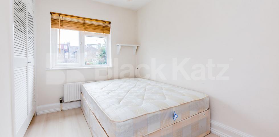 			Beautiful House On Quiet Road ! , 3 Bedroom, 1 bath, 1 reception House			 Bedford Road, East Finchley