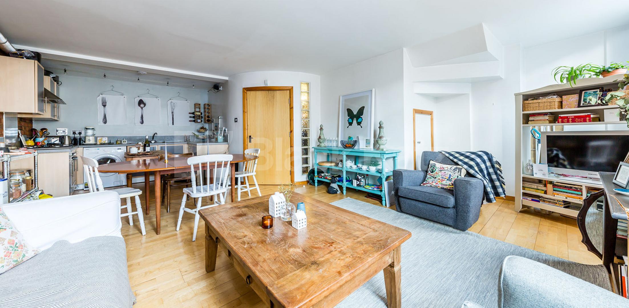 			SPACIOUS WAREHOUSE CONVERSION, 1 Bedroom, 1 bath, 1 reception Flat			 Dove Road, ISLINGTON/CANONBURY N1