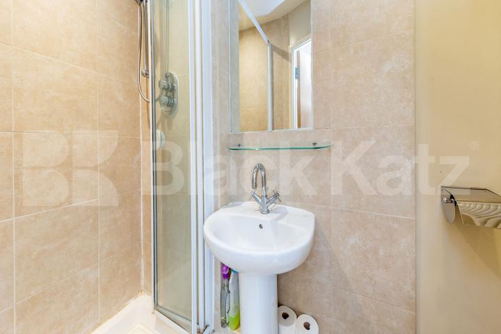 Top floor Studio in a Zone 1 Location Minutes to Old street Station  Westland Place, Old Street