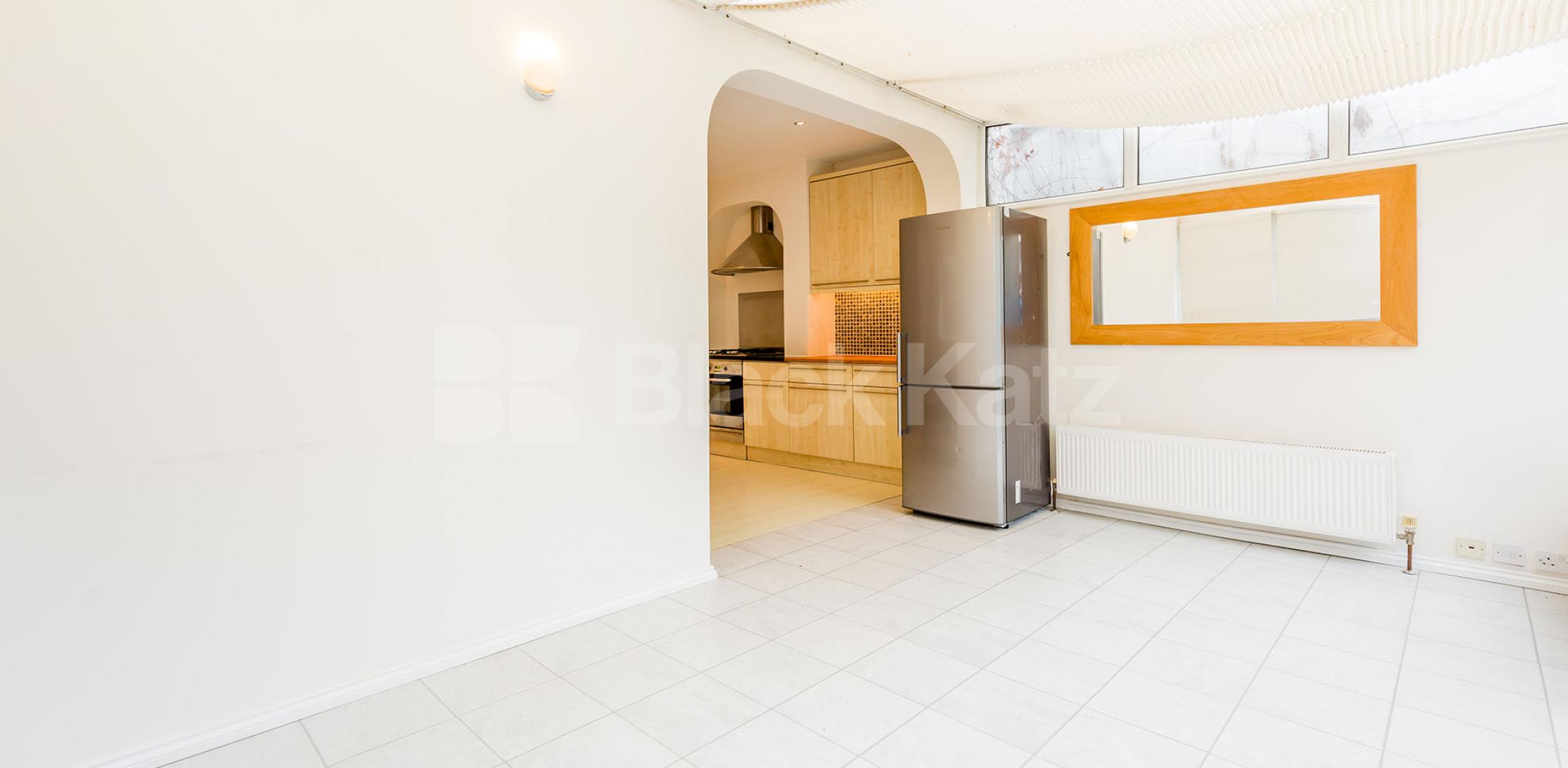 			Beautiful House On Quiet Road ! , 3 Bedroom, 1 bath, 1 reception House			 Bedford Road, East Finchley