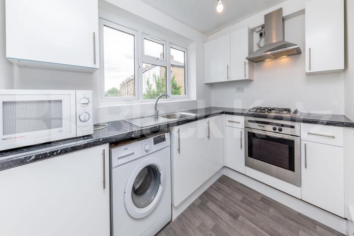 6 bedroom 2 bathroom  private garden and a balcony one not to miss Hazellville Road, Archway 