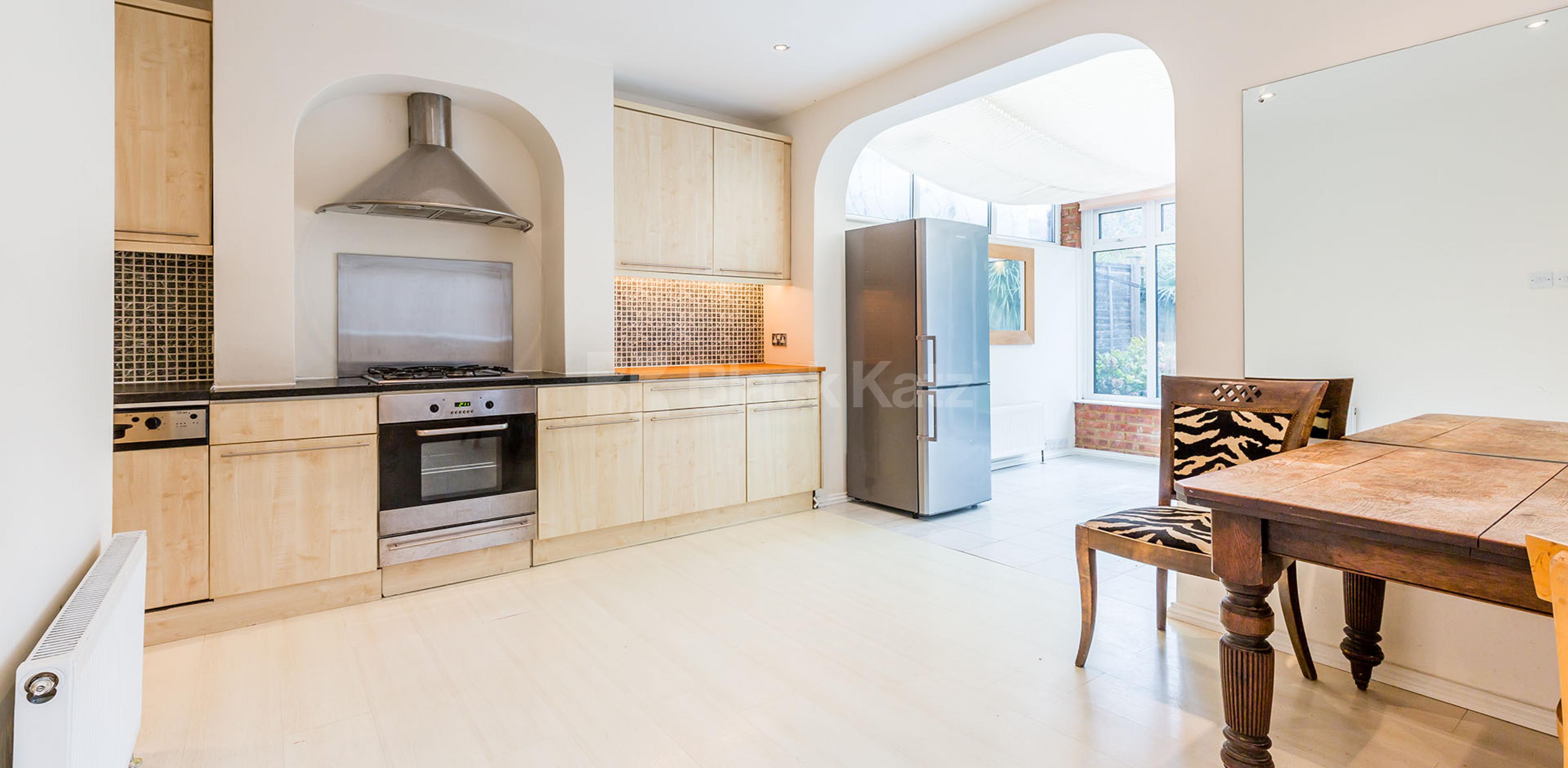 			Beautiful House On Quiet Road ! , 3 Bedroom, 1 bath, 1 reception House			 Bedford Road, East Finchley N2