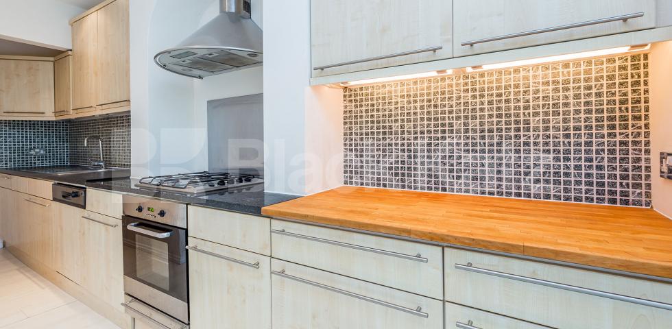 			Beautiful House On Quiet Road ! , 3 Bedroom, 1 bath, 1 reception House			 Bedford Road, East Finchley