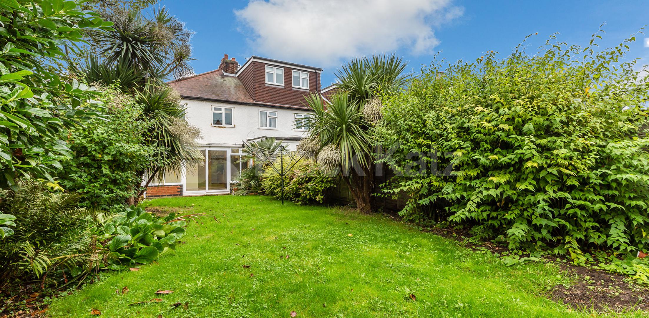 			Beautiful House On Quiet Road ! , 3 Bedroom, 1 bath, 1 reception House			 Bedford Road, East Finchley