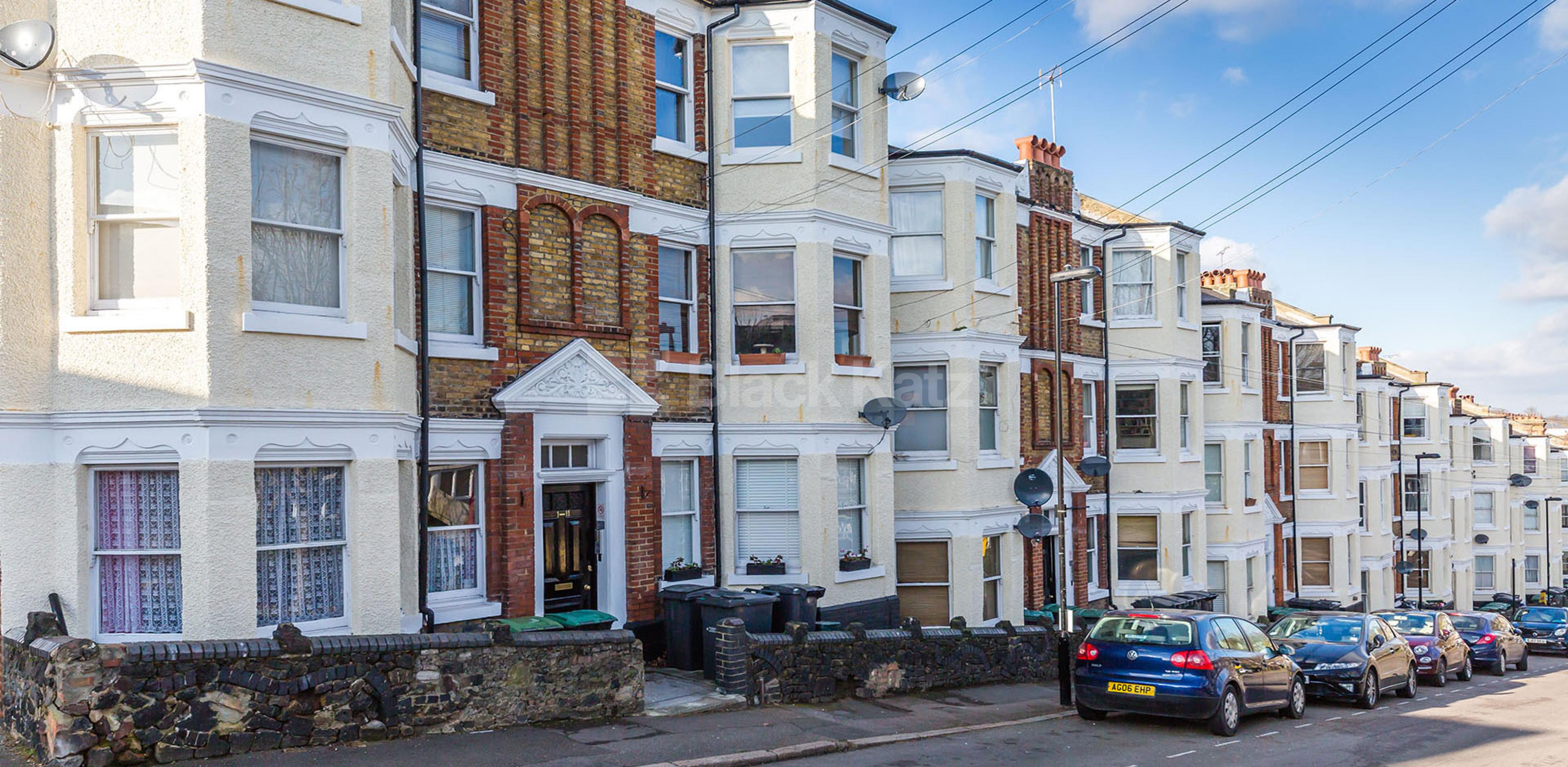 			2 Bedroom, 1 bath, 1 reception Ground Floor Flat			 Birkbeck Road, Crouch End N8