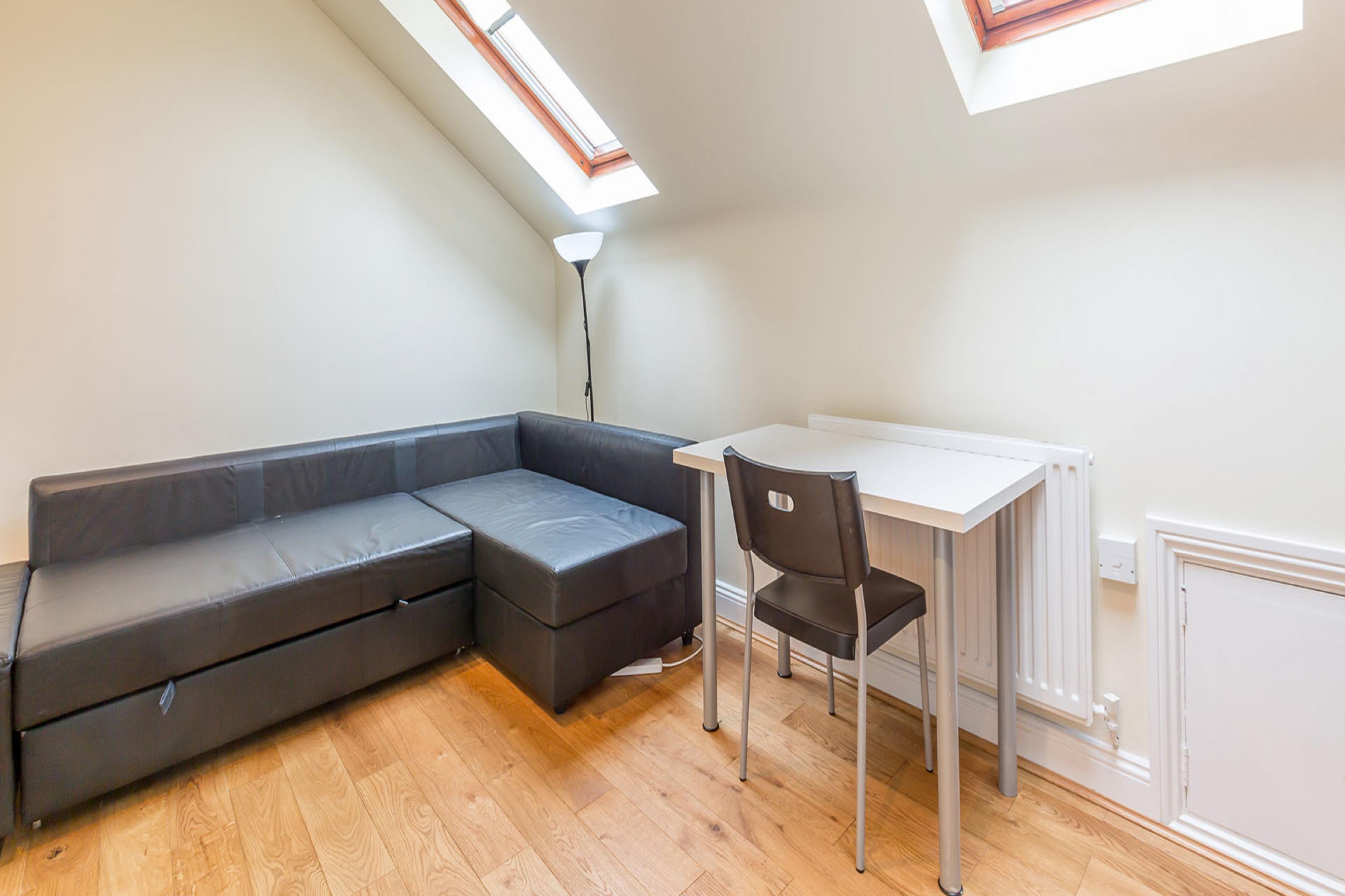 Cosy studio perfect for 1 person close to the trendy Upper Street Chapel Market, Angel N1