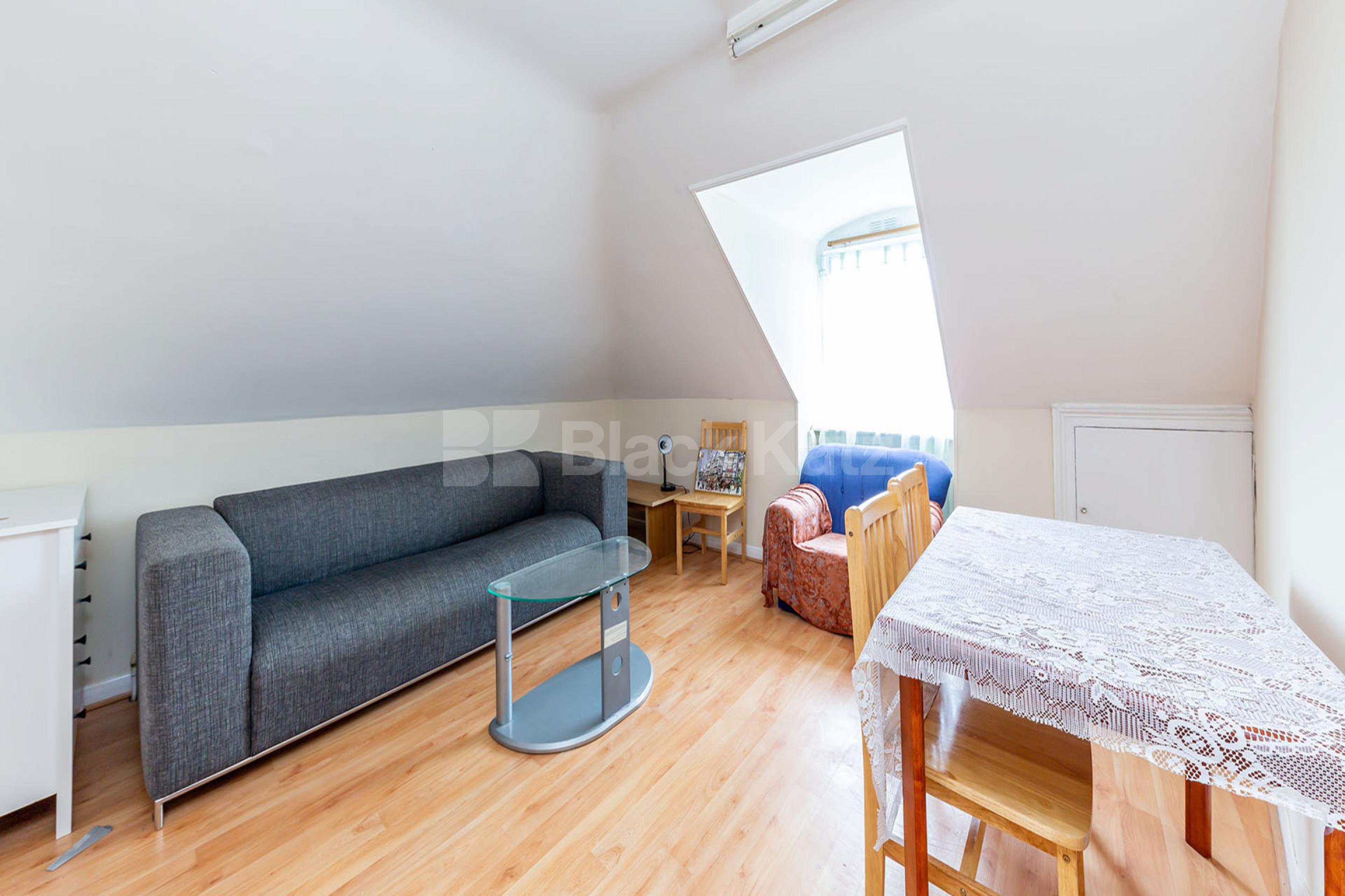 Top floor 1 bedroom close to local amenities  Stroud Green Road  , Finsbury Park N4