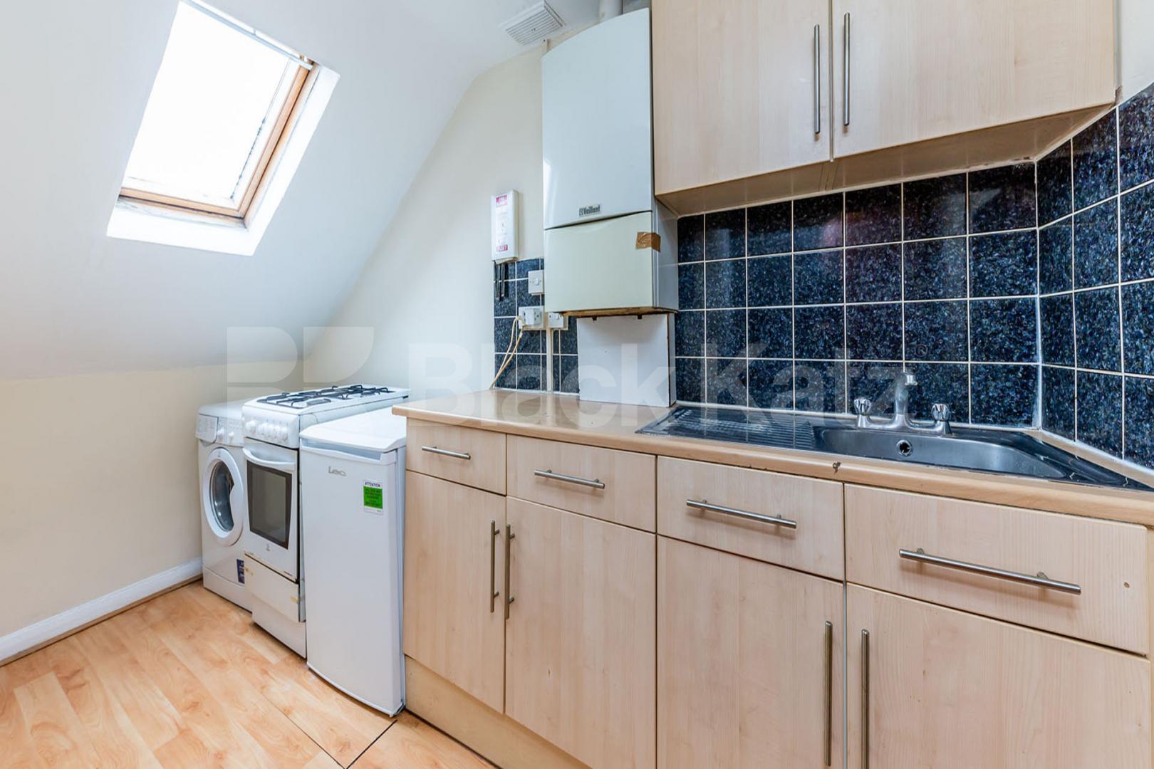 Top floor 1 bedroom close to local amenities  Stroud Green Road  , Finsbury Park