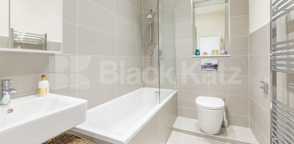 			STUNNING 1 BED WAREHOUSE APARTMENT, 1 Bedroom, 1 bath, 1 reception Flat			 ABILITY PLAZA-KINGSLAND ROAD, DALSTON-HAGGERSTON