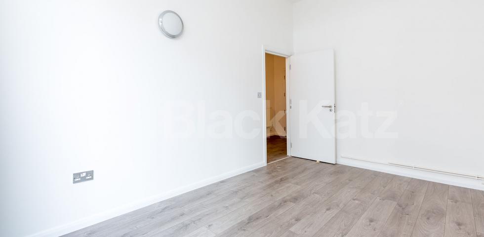 			STUNNING NEWLY REFURBISHED 1 BED WAREHOUSE APARTMENT, 1 Bedroom, 1 bath, 1 reception Flat			 ABILITY PLAZA-KINGSLAND ROAD, DALSTON-HAGGERSTON-SHOREDITCH