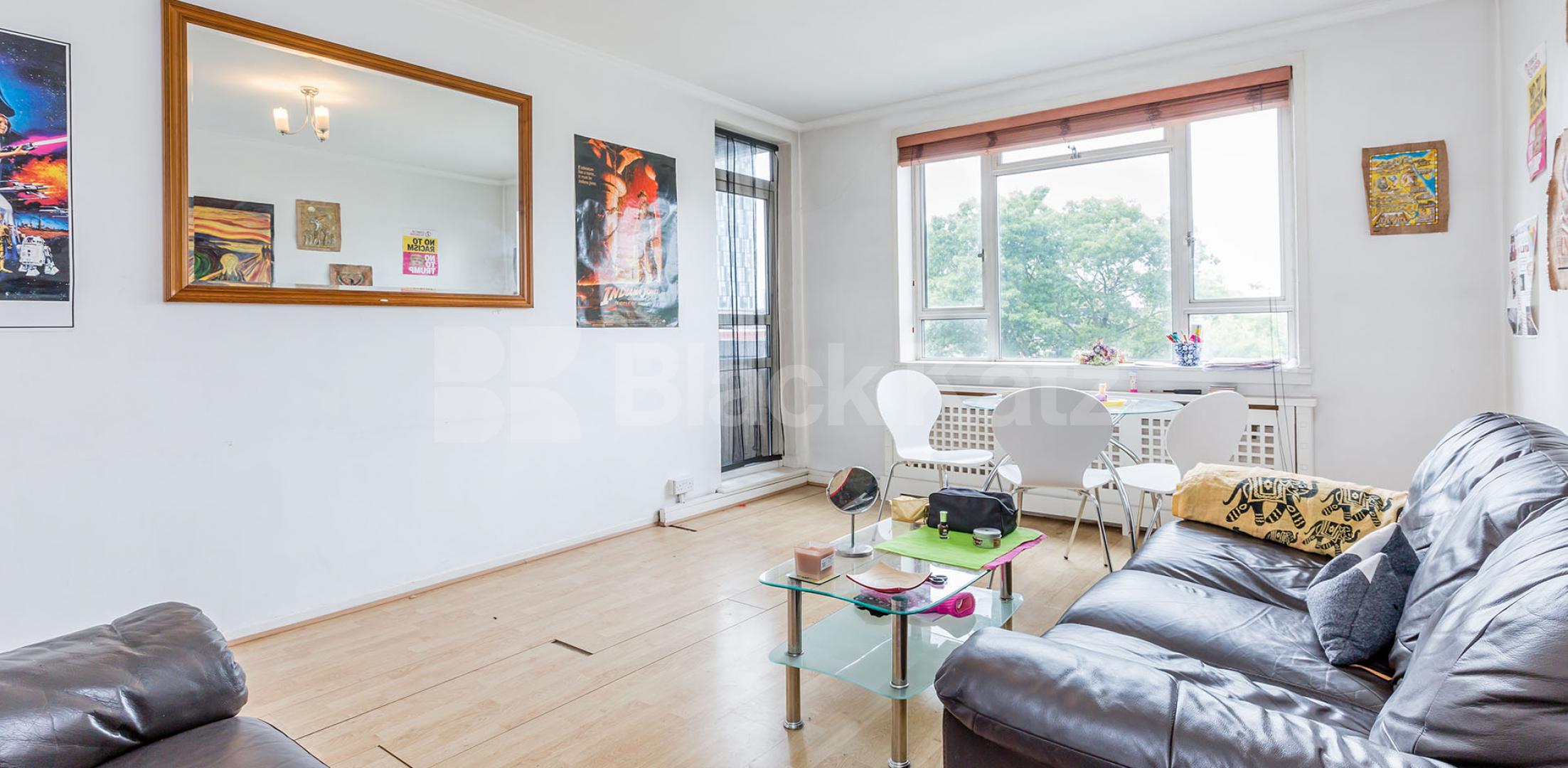 Sandwiched between Angel and Kings cross making it perfect for commuter. Collier Street, Angel / Kings Cross