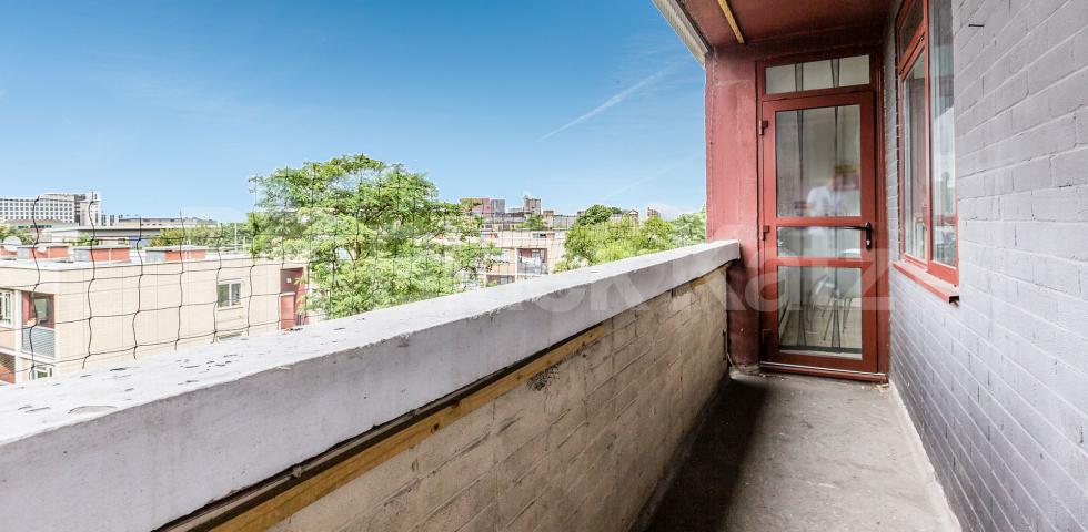 Sandwiched between Angel and Kings cross making it perfect for commuter. Collier Street, Angel / Kings Cross