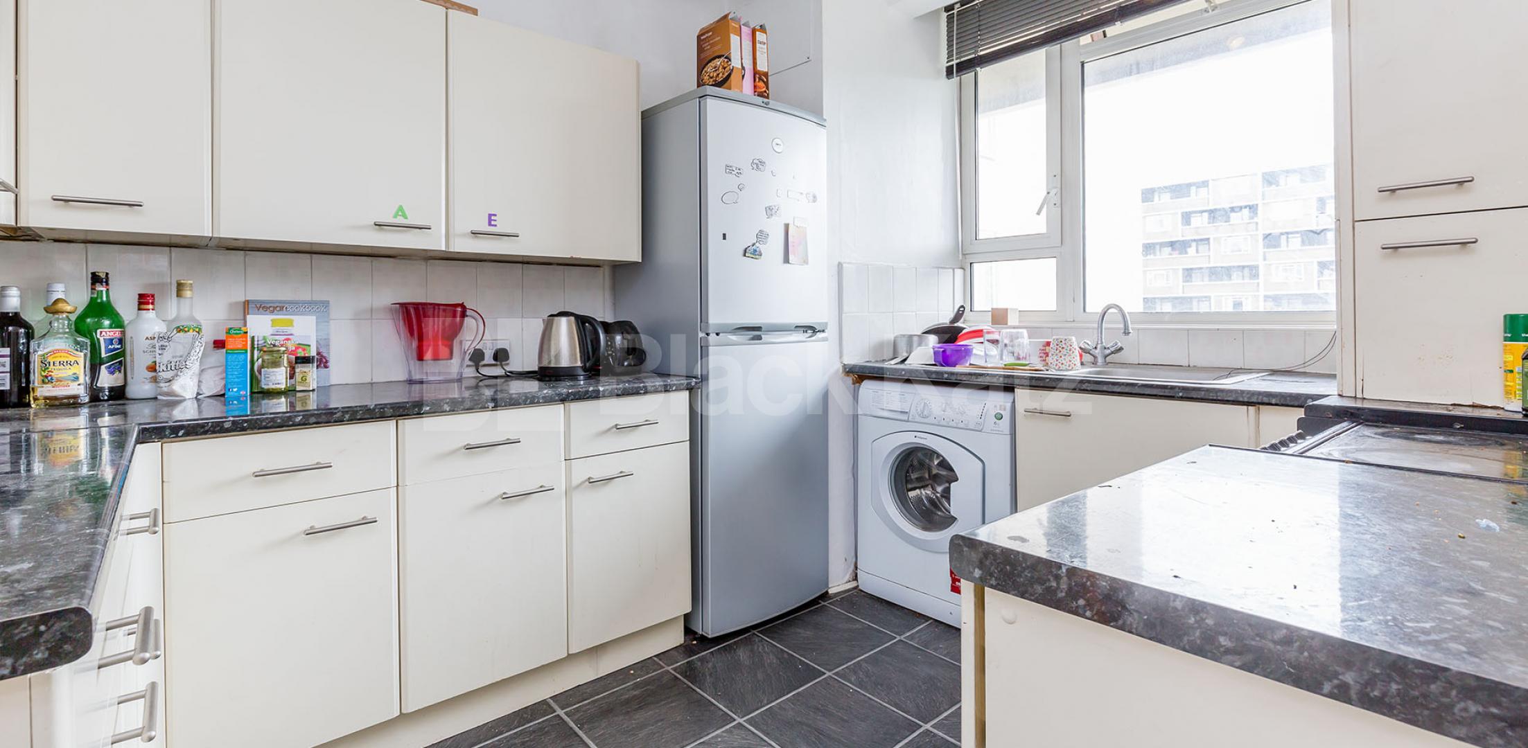 Sandwiched between Angel and Kings cross making it perfect for commuter. Collier Street, Angel / Kings Cross