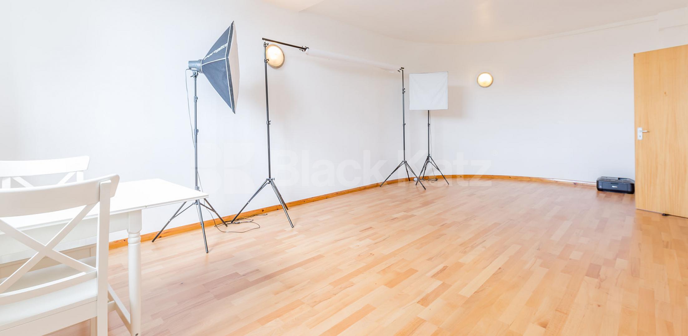 			LET AGREED, 1 Bedroom, 1 bath, 1 reception Flat			 SPRINGFIELD HOUSE LOFTS-TYSSEN STREET, DALSTON-HAGGERSTON-SHOREDITCH