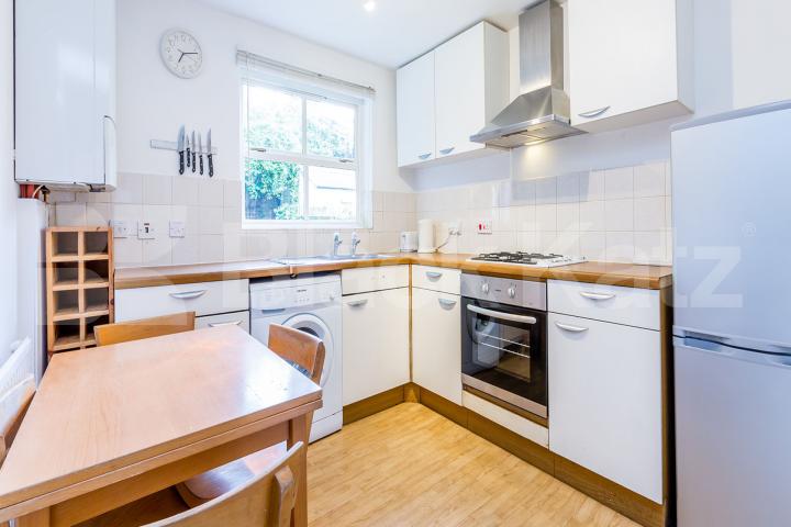 1 bedroom within a gated development just off Camden Road Moriatry Close, Holloway