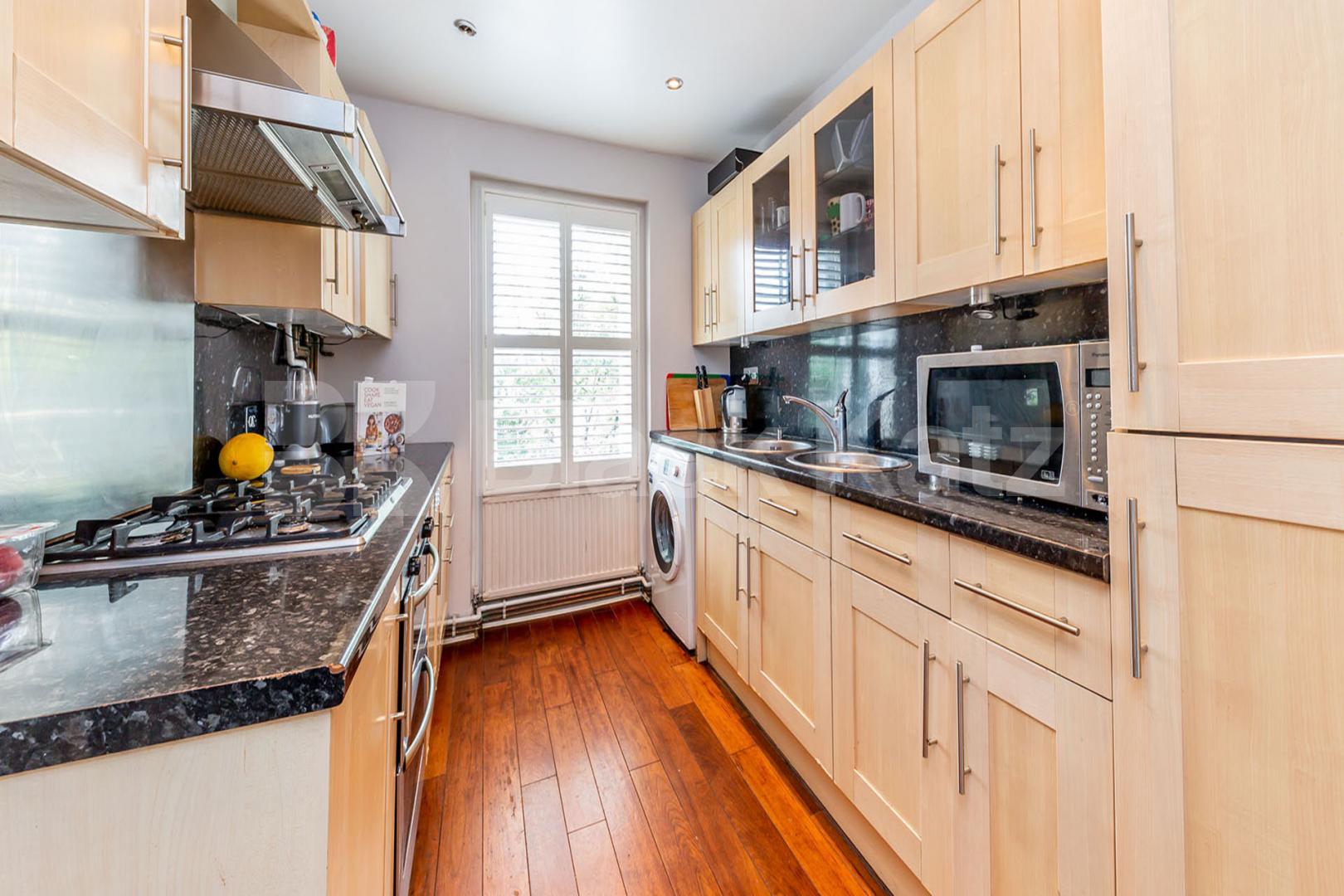 Beautiful 4 bedroom property perfect for professional and Students Camden Road, Camden Borders 