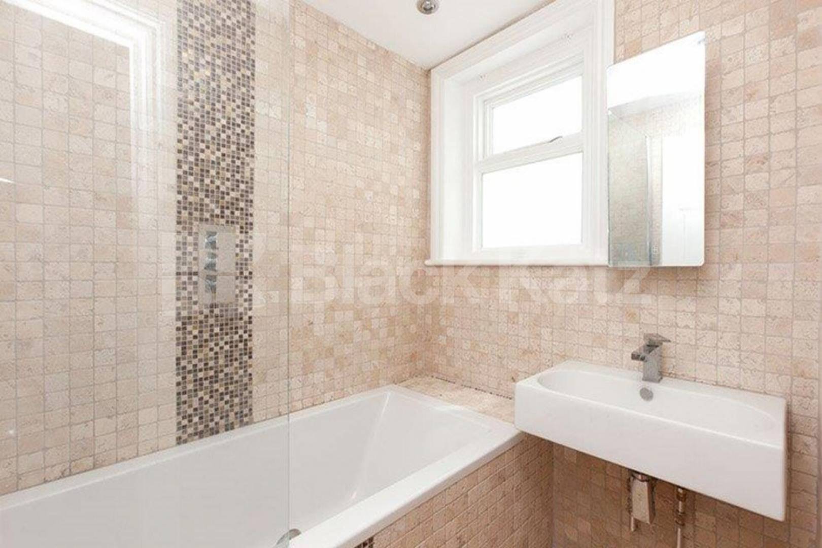 Beautiful 4 bedroom property perfect for professional and Students Camden Road, Camden Borders 