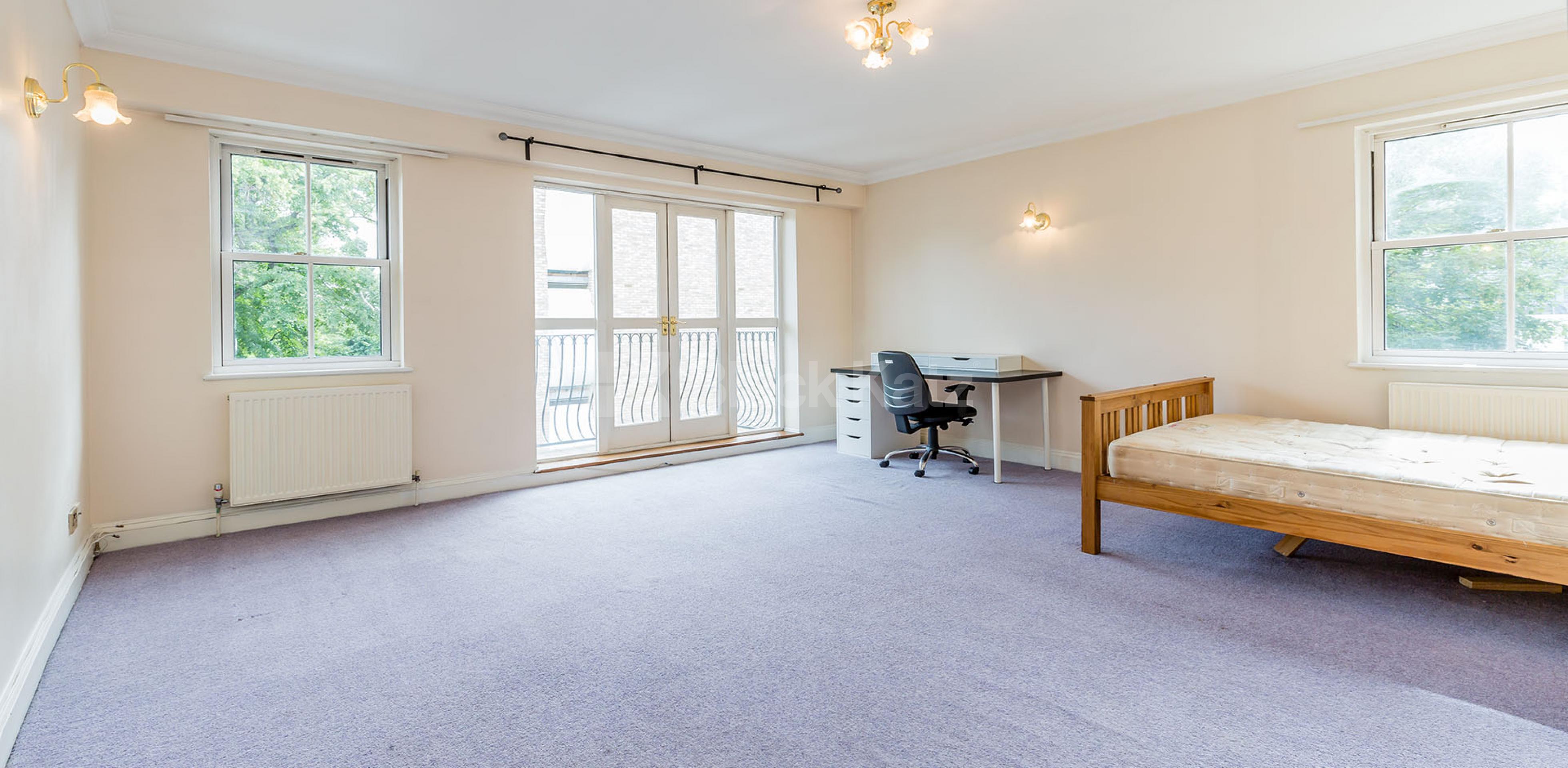 			2 BED GOOD FOR 3 SHARERS OFF CAMDEN ROAD!, 2 Bedroom, 1 bath, 1 reception Flat			 York Way, CAMDEN-ISLINGTON-KING'S CROSS N7