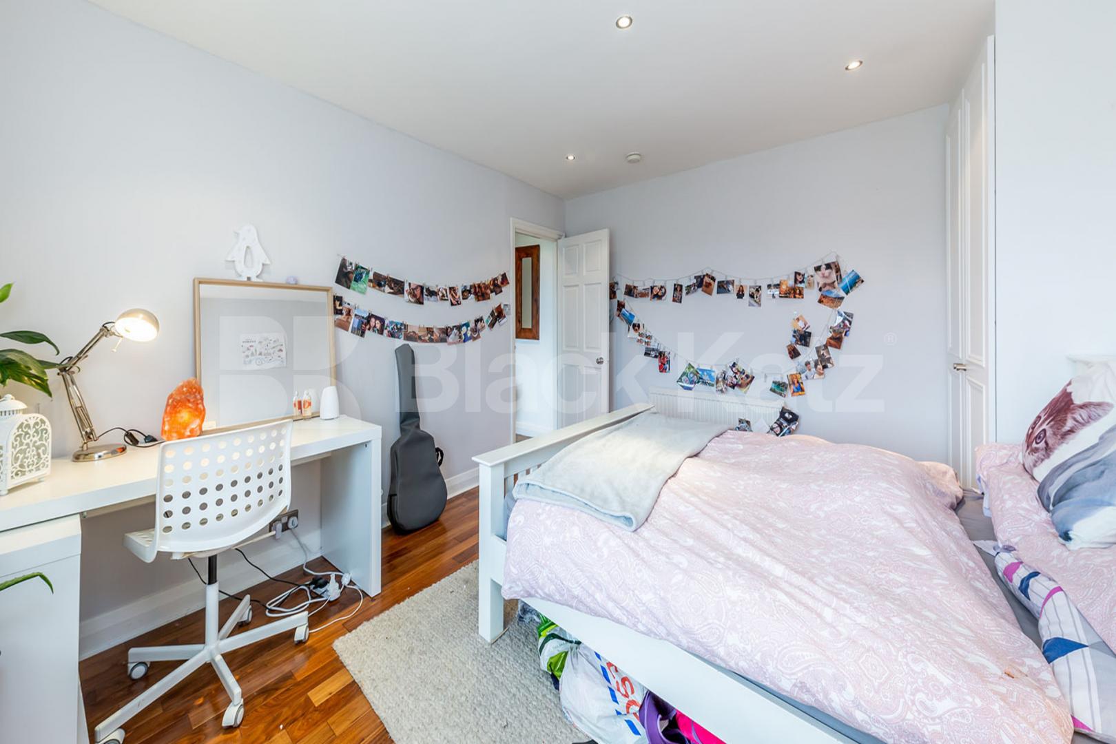 Beautiful 4 bedroom property perfect for professional and Students Camden Road, Camden Borders 