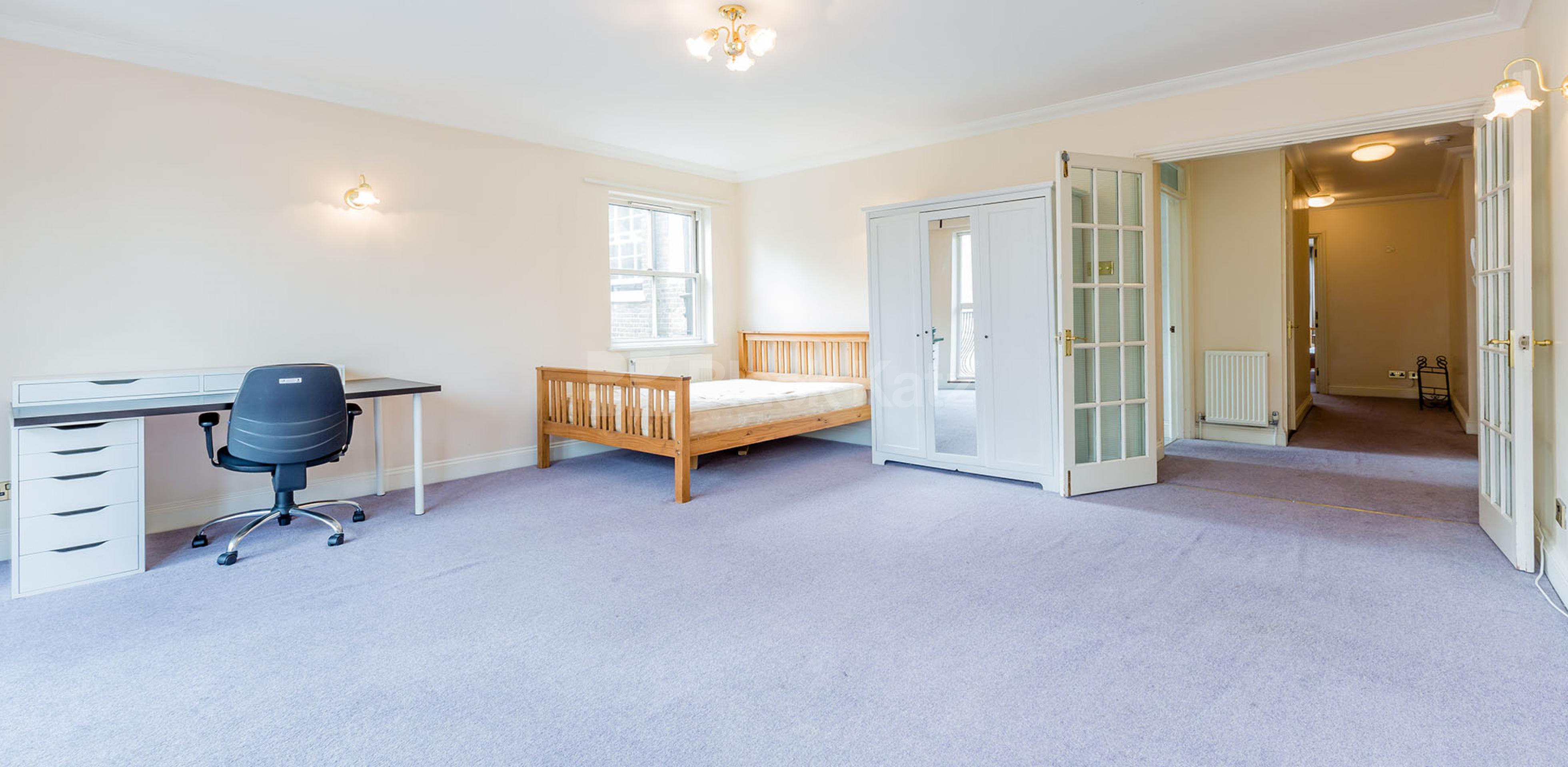 			2 BED GOOD FOR 3 SHARERS OFF CAMDEN ROAD!, 3 Bedroom, 2 bath, 1 reception Flat			 York Way, CAMDEN-ISLINGTON-KING'S CROSS N7