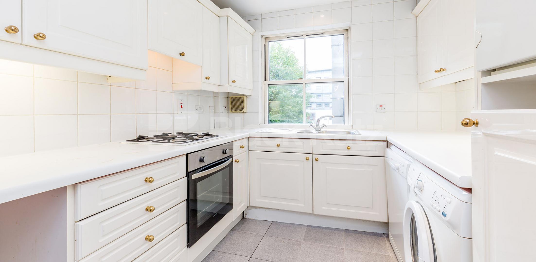 			2 BED GOOD FOR 3 SHARERS OFF CAMDEN ROAD!, 3 Bedroom, 2 bath, 1 reception Flat			 York Way, CAMDEN-ISLINGTON-KING'S CROSS