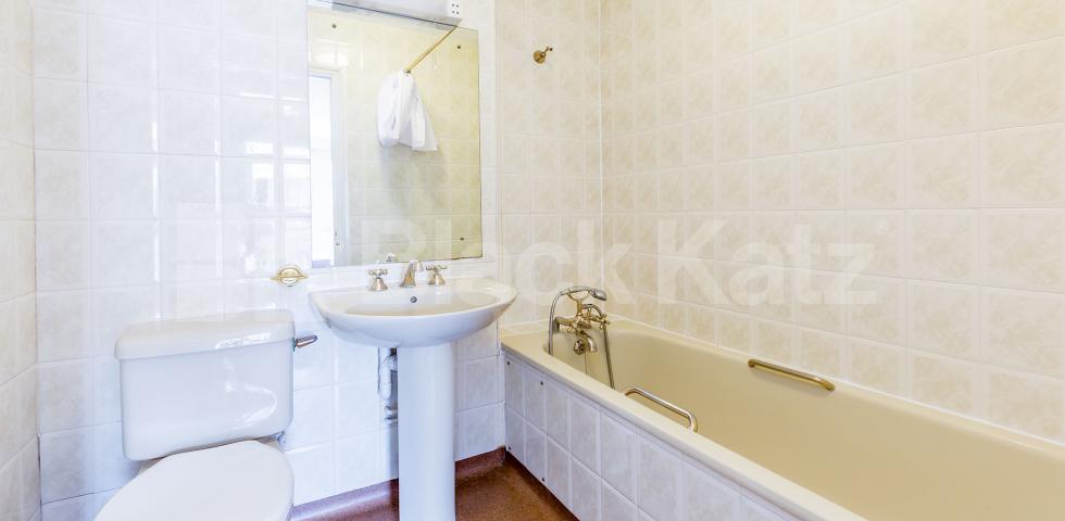 			2 BED GOOD FOR 3 SHARERS OFF CAMDEN ROAD!, 2 Bedroom, 1 bath, 1 reception Flat			 York Way, CAMDEN-ISLINGTON-KING'S CROSS