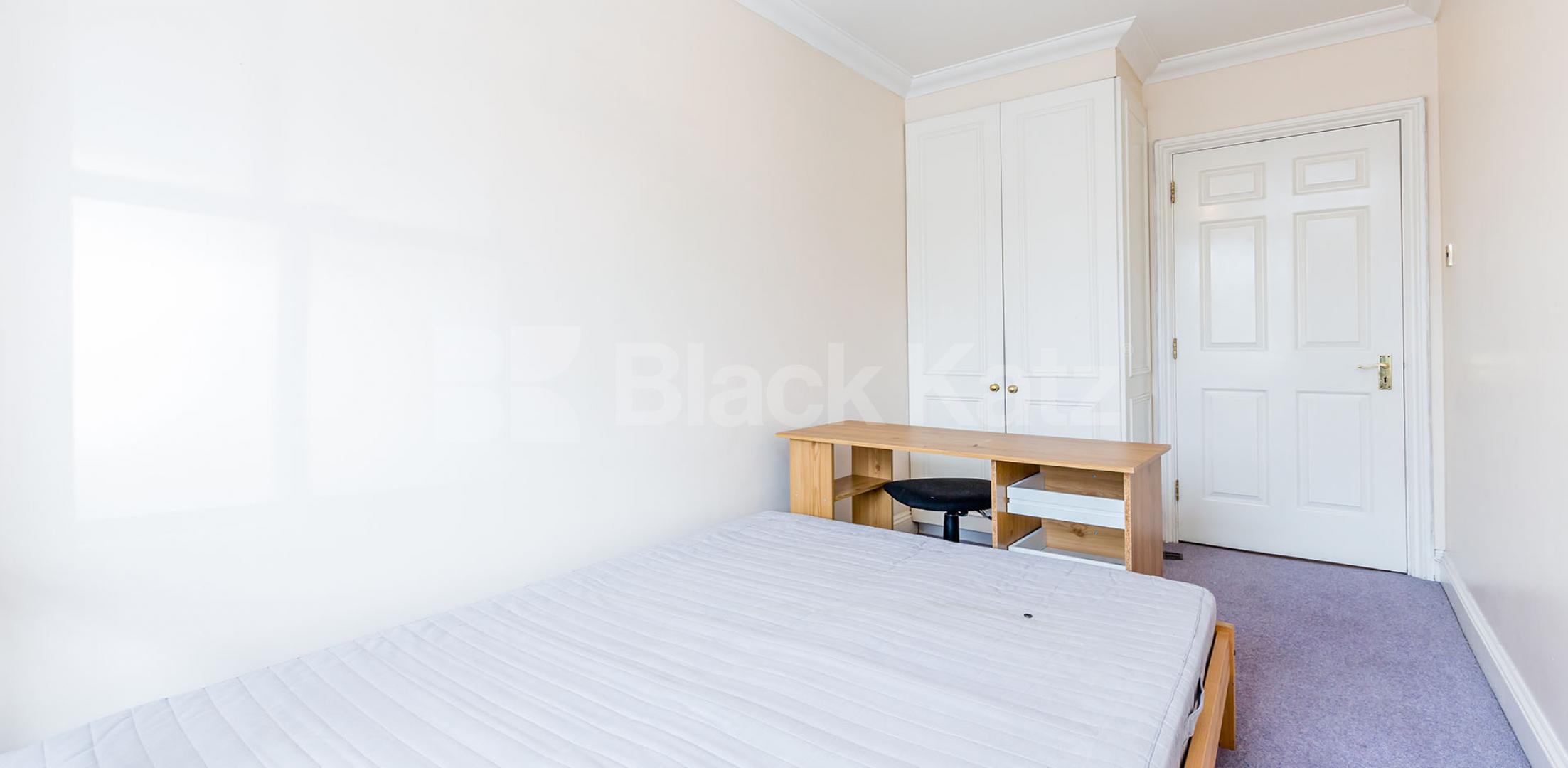			2 BED GOOD FOR 3 SHARERS OFF CAMDEN ROAD!, 2 Bedroom, 1 bath, 1 reception Flat			 York Way, CAMDEN-ISLINGTON-KING'S CROSS