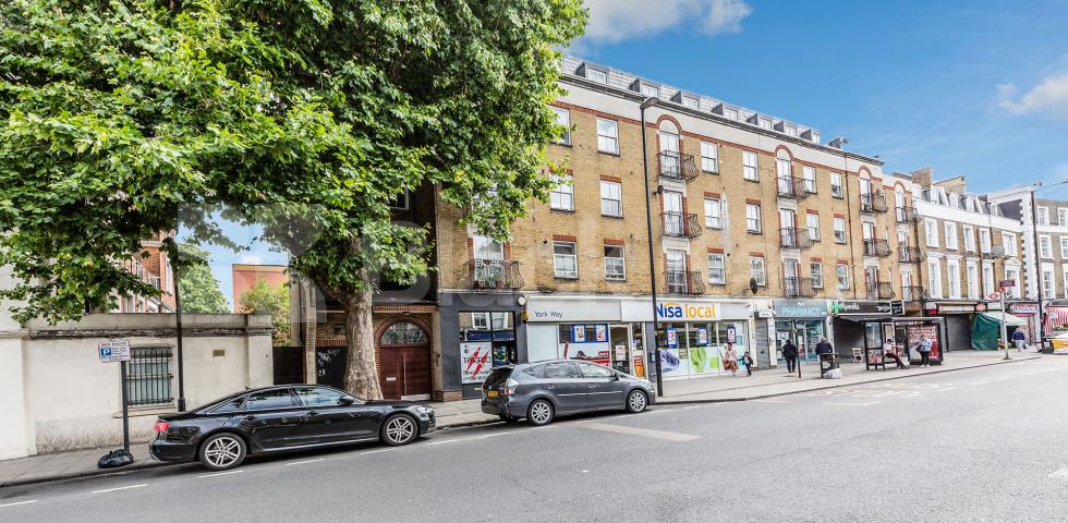 			2 Bedroom, 1 bath, 1 reception Flat			 York Way, CAMDEN BORDERS 