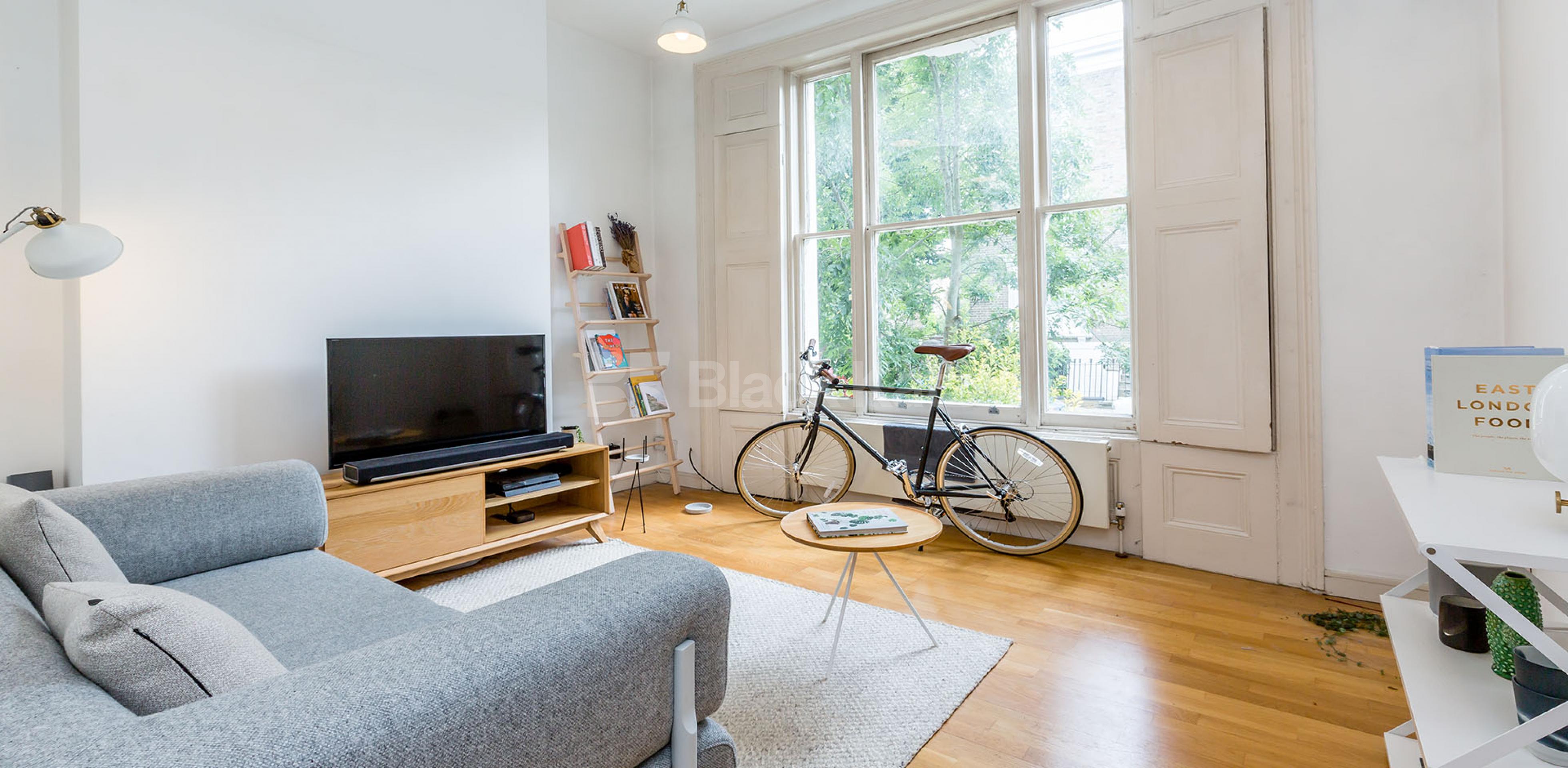 			BEAUTIFUL PERIOD CONVERSION, 1 Bedroom, 1 bath, 1 reception Flat			 Crowland Terrace, CANONBURY-ISLINGTON N1