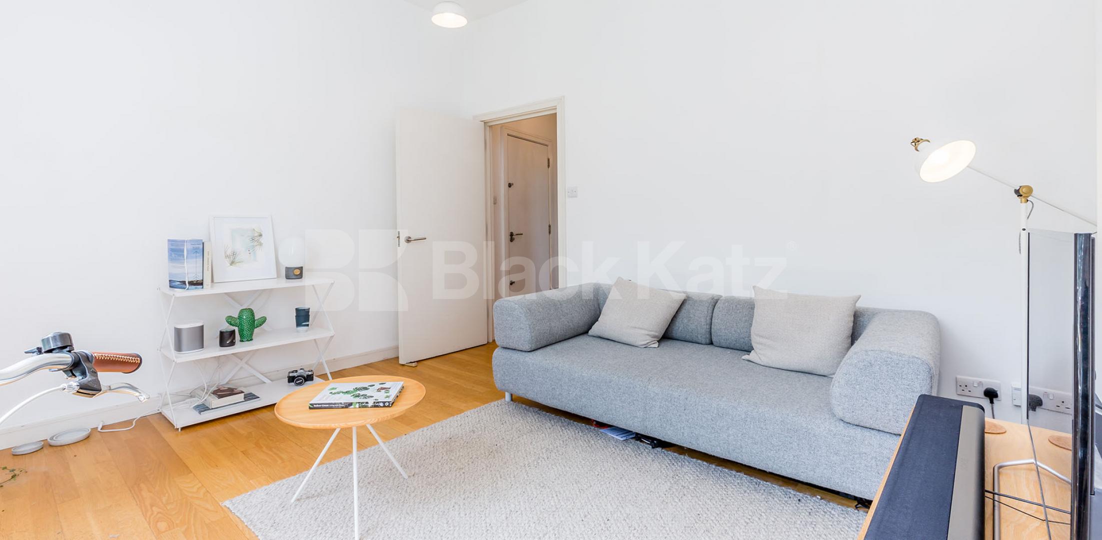 			2 Bedroom, 1 bath, 1 reception Apartment			 Victoria road, FINSBURY PARK