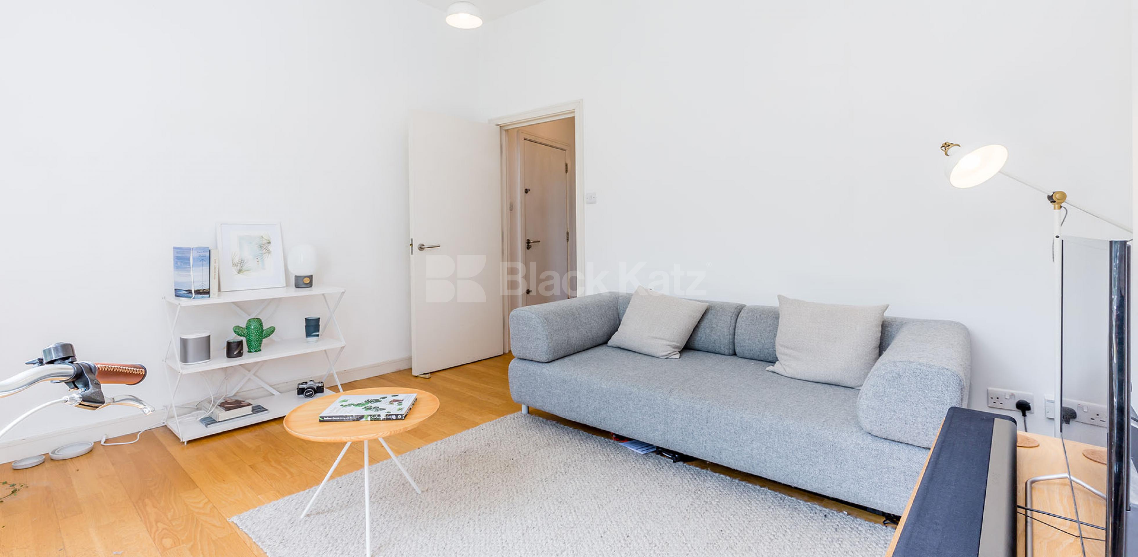 			2 Bedroom, 1 bath, 1 reception Apartment			 Victoria road, FINSBURY PARK N4