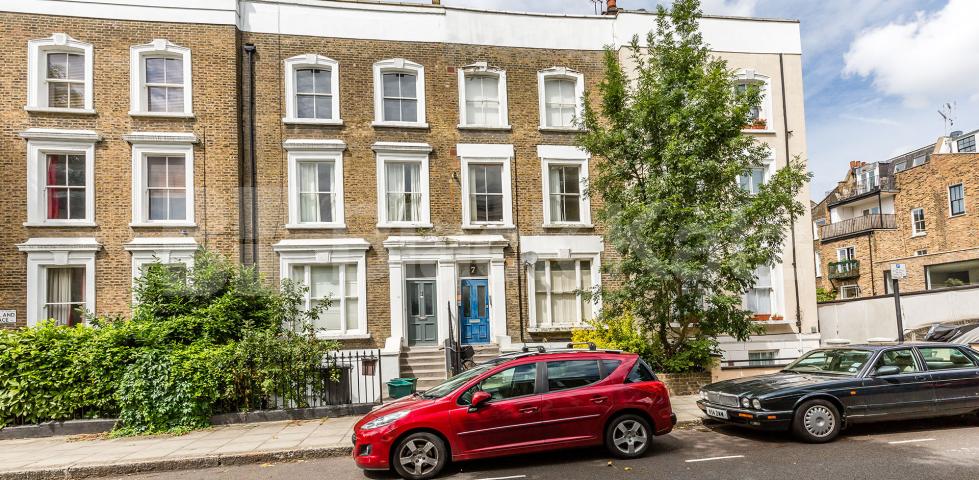 			BEAUTIFUL PERIOD CONVERSION, 1 Bedroom, 1 bath, 1 reception Flat			 Crowland Terrace, CANONBURY-ISLINGTON