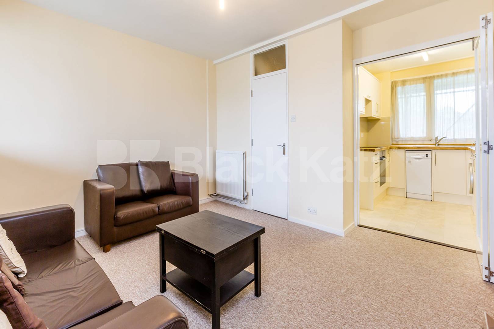 Arranged over 2 floors with 3 double bedrooms close to Kings cross Twyford Street, Kings Cross / Caledonian 