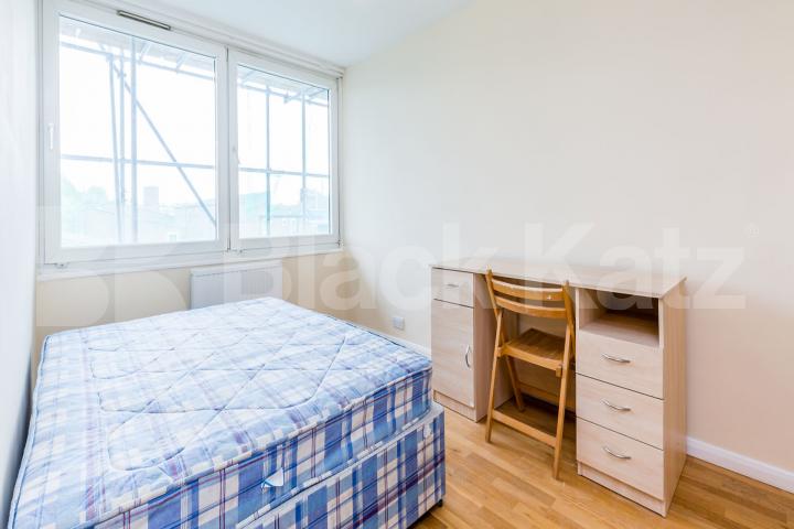 Arranged over 2 floors with 3 double bedrooms close to Kings cross Twyford Street, Kings Cross / Caledonian 