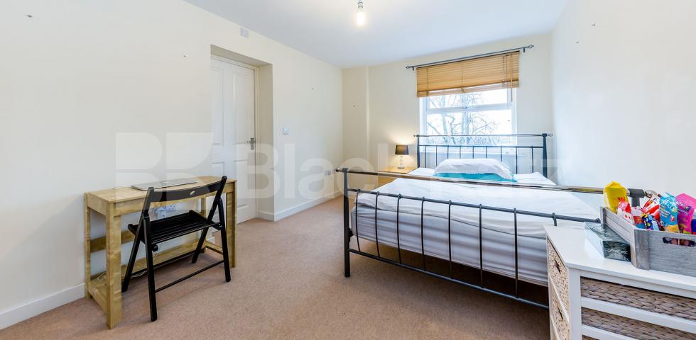 			New Instruction !, 2 Bedroom, 1 bath, 1 reception Apartment			 Gilson Place, Coppetts Road, Muswell Hill