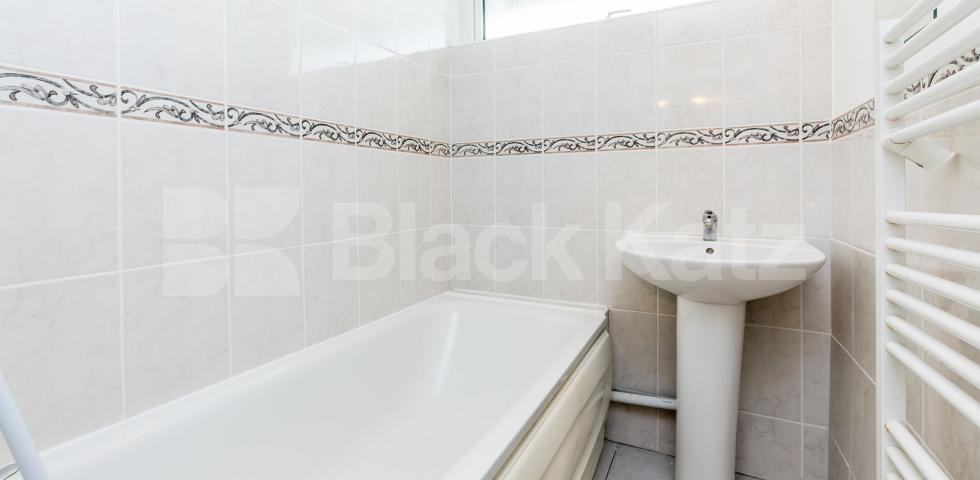 			3 Bedroom, 1 bath, 1 reception Apartment			 Twyford Street, Caledonian road / Kings cross