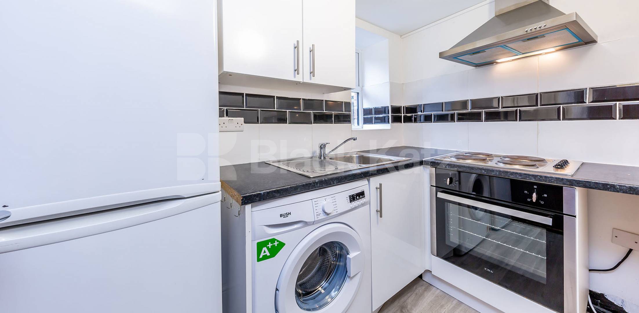 Studio Apartment, 1 bath, 1 reception Studio			 Springdale Road, STOKE NEWINGTON