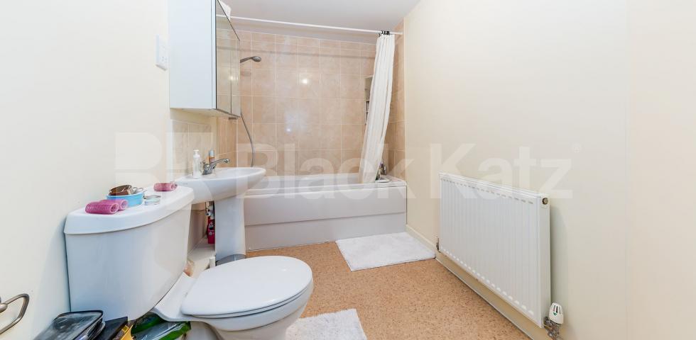 			New Instruction !, 2 Bedroom, 1 bath, 1 reception Apartment			 Gilson Place, Coppetts Road, Muswell Hill