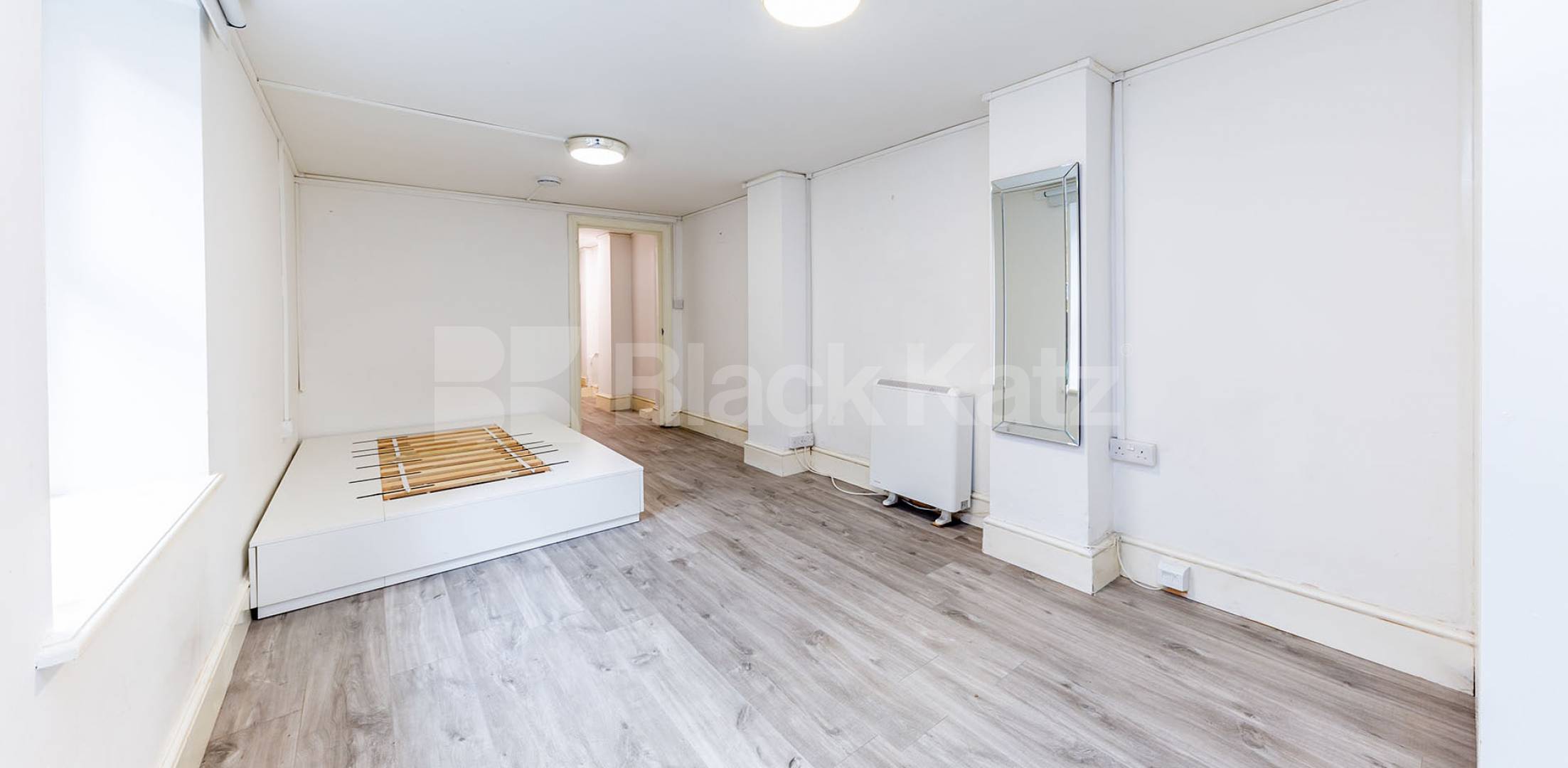 Studio Apartment, 1 bath, 1 reception Studio			 Springdale Road, STOKE NEWINGTON