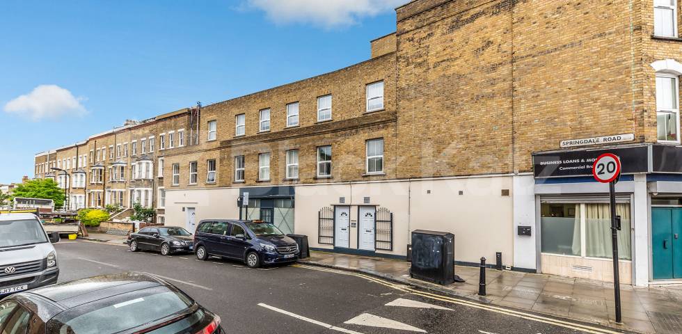 Studio Apartment, 1 bath, 1 reception Studio			 Springdale Road, STOKE NEWINGTON