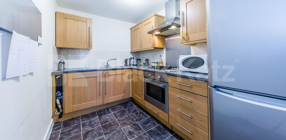 			New Instruction !, 2 Bedroom, 1 bath, 1 reception Apartment			 Gilson Place, Coppetts Road, Muswell Hill