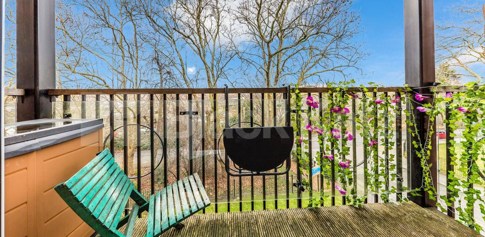 			New Instruction !, 2 Bedroom, 1 bath, 1 reception Apartment			 Gilson Place, Coppetts Road, Muswell Hill