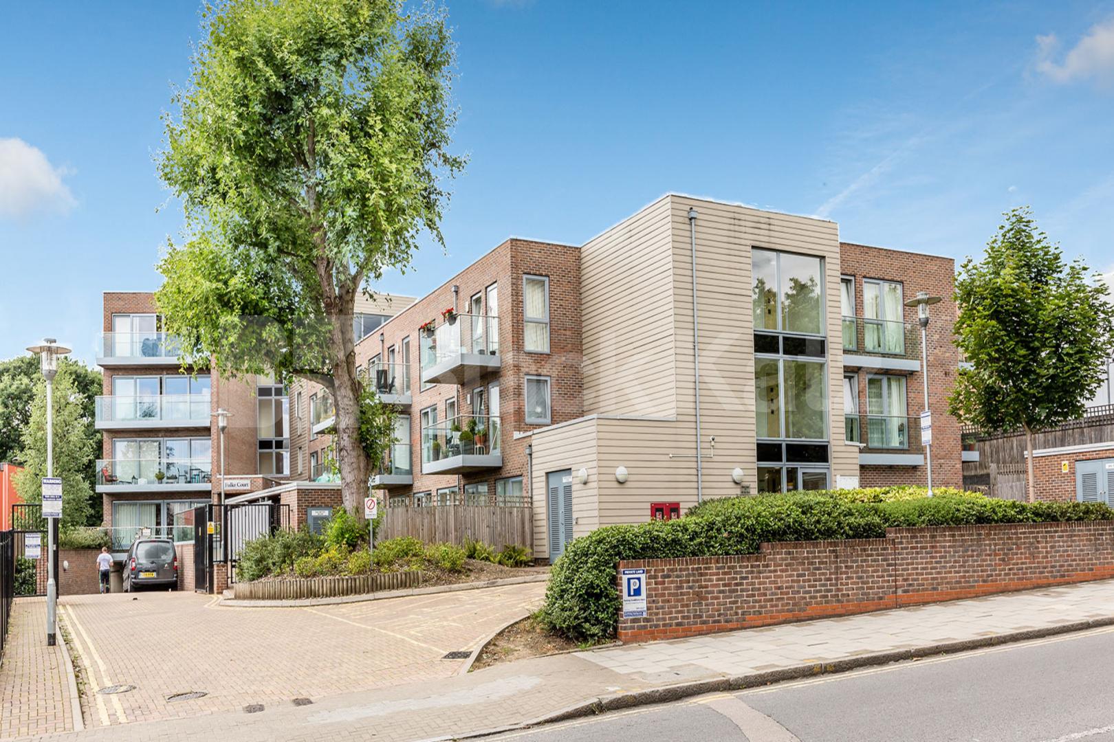Modern and spacious 1 bedroom with access to private garden and parking space  Park Road, Crouch End