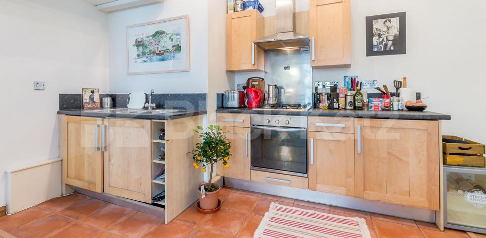 			STUNNING SPACIOUS STUDIO, Studio Apartment, 1 bath, 1 reception Flat			 ABILITY VIEW-KINGSLAND ROAD E2, DALSTON-HAGGERSTON