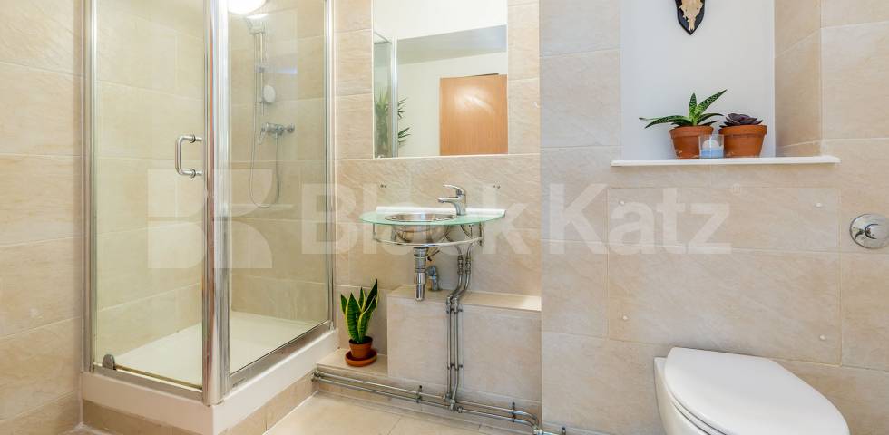 			STUNNING SPACIOUS STUDIO, Studio Apartment, 1 bath, 1 reception Flat			 ABILITY VIEW-KINGSLAND ROAD E2, DALSTON-HAGGERSTON