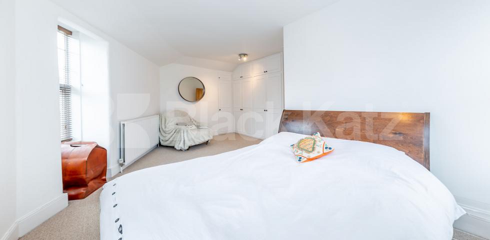 			New Instruction! Private huge roof terrace!, 2 Bedroom, 1 bath, 1 reception Flat			 Milton Road, Highgate, N6, Highgate / Crouch End / Archway